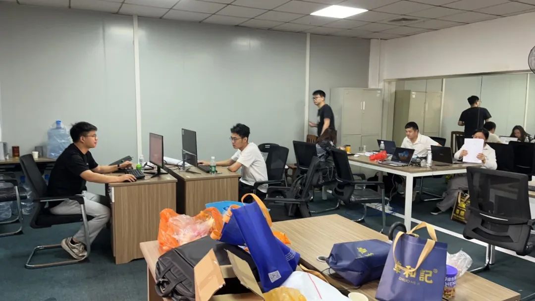 《致敬，，，，，，，奋斗的青春》