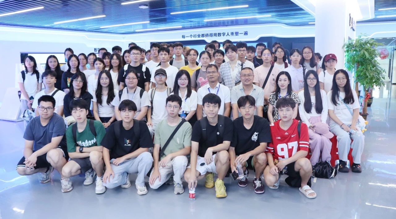 探索未来科技，，，，，，，共筑智慧桥梁